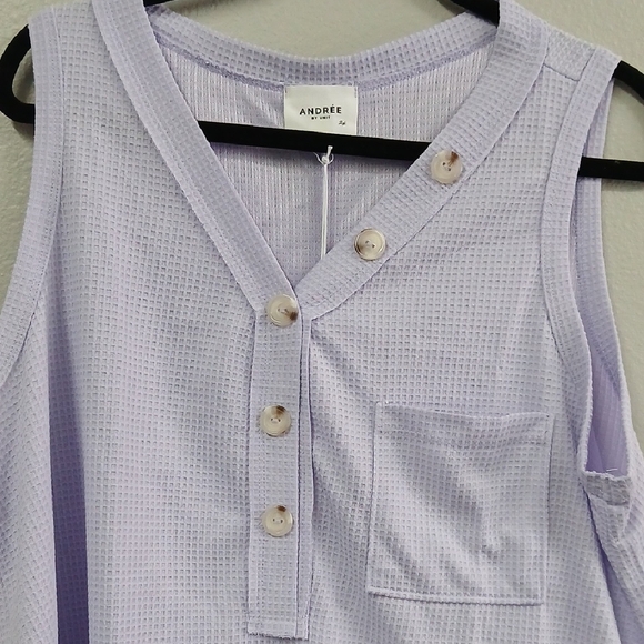 Andree Lavender Buttoned Tank Top - Picture 2 of 5